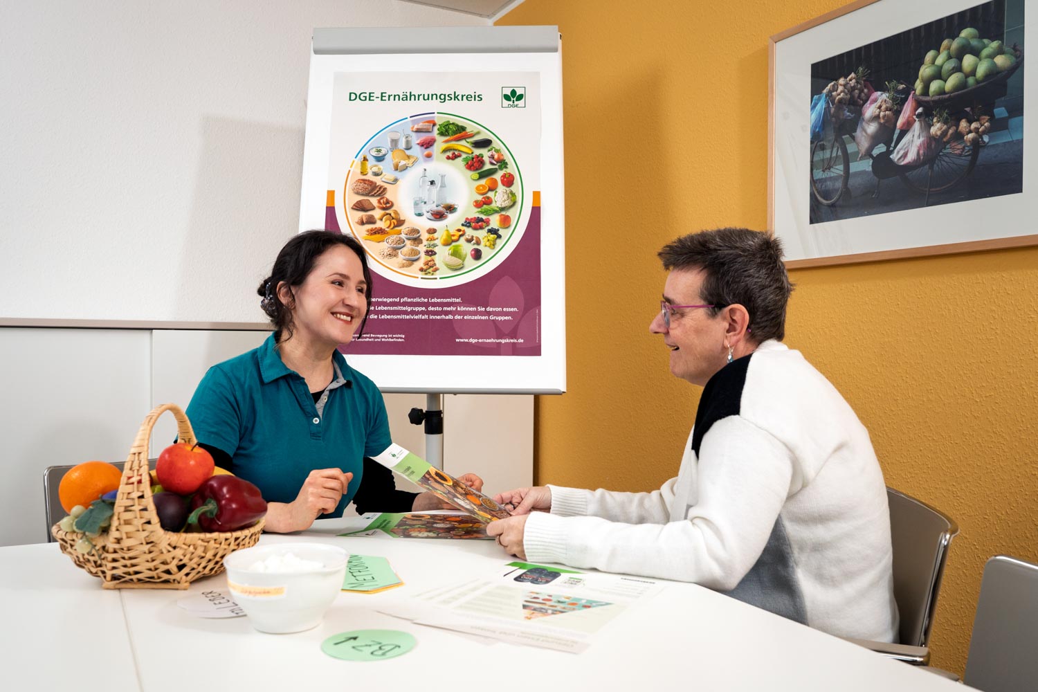 Diabetesberaterin im Beratungsgespräch bei einer Einzelschulung